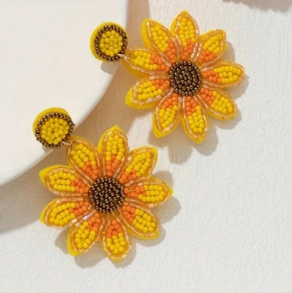 🌻 Sunflower Beaded Drop Dangle Earrings - Picture 6 of 15
